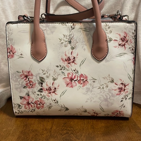 Nine West - Picture 3 of 7